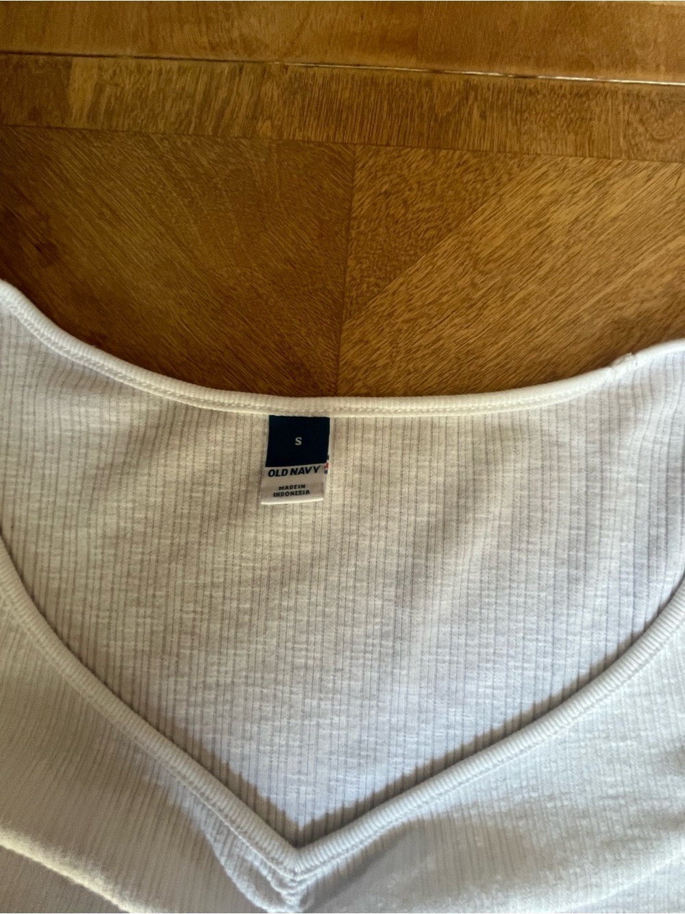 ✨ Old Navy White Ribbed Ruched Long Sleeve Top | Women’s Small 🤍 - Picture 3 of 9
